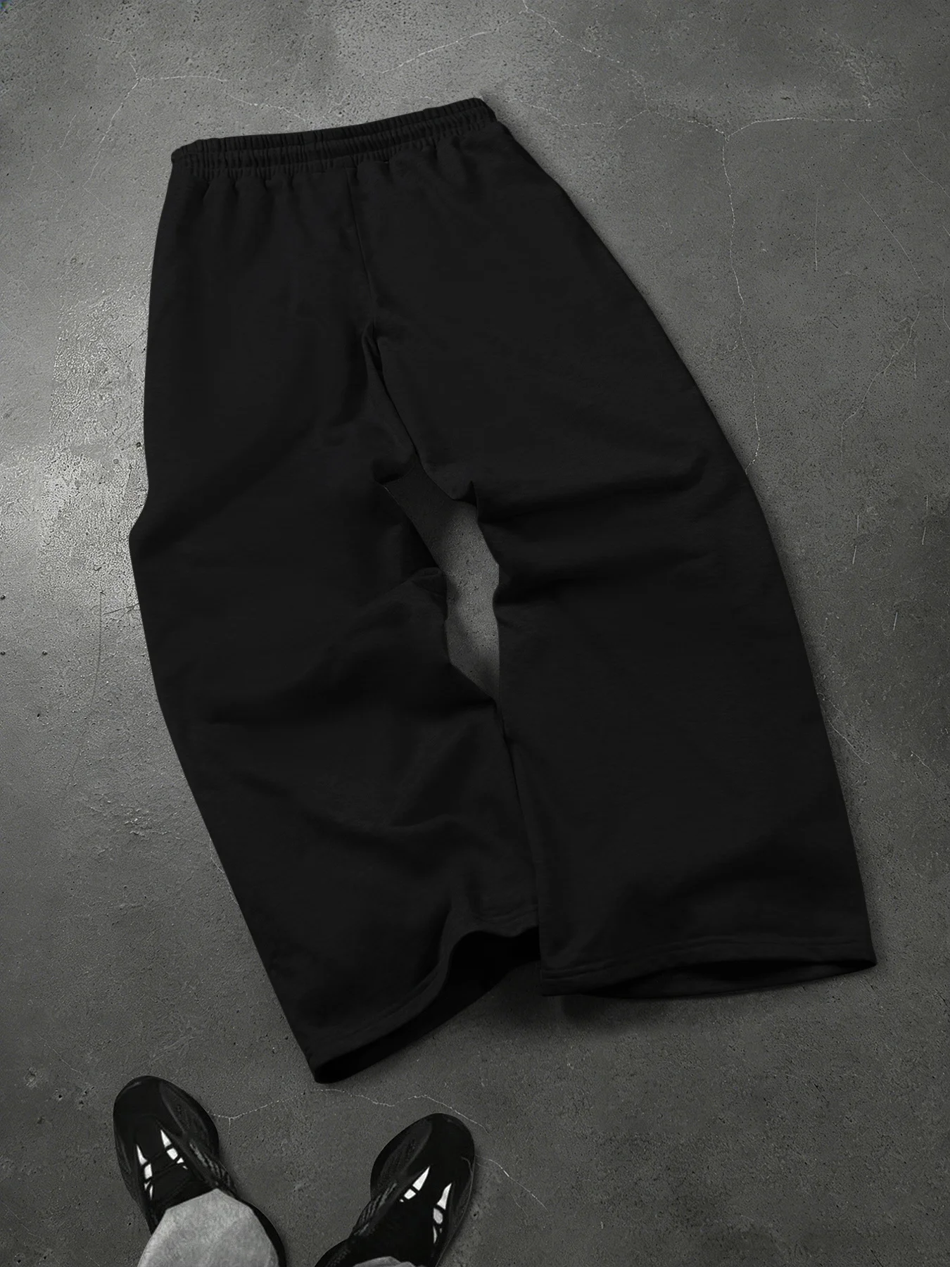 Men's trousers with trendy and unique prints loose fit  good drape suitable for everyday street style sporty and casual wear view 2