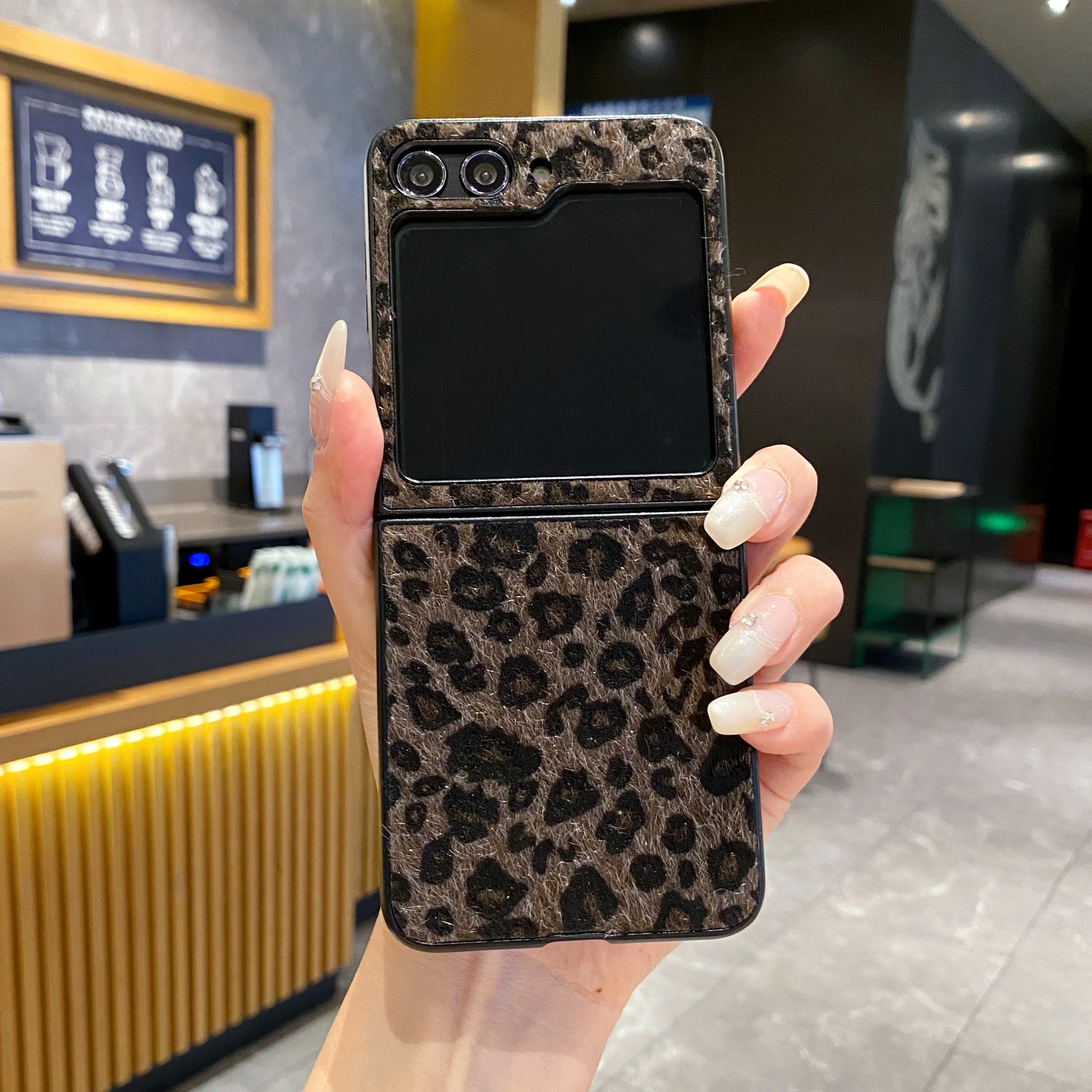 Kunstleren luipaardprint pluch - Phone Cases Brown recensie en prijs
