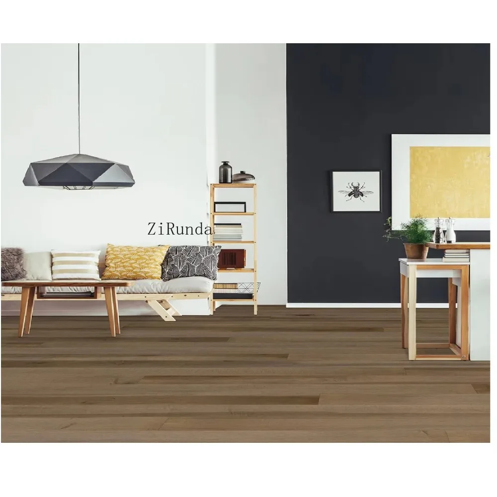 Versión personalizadaPiso de madera de ingeniería multicapa de roble de 18 mm, acabado cepillado de lujo