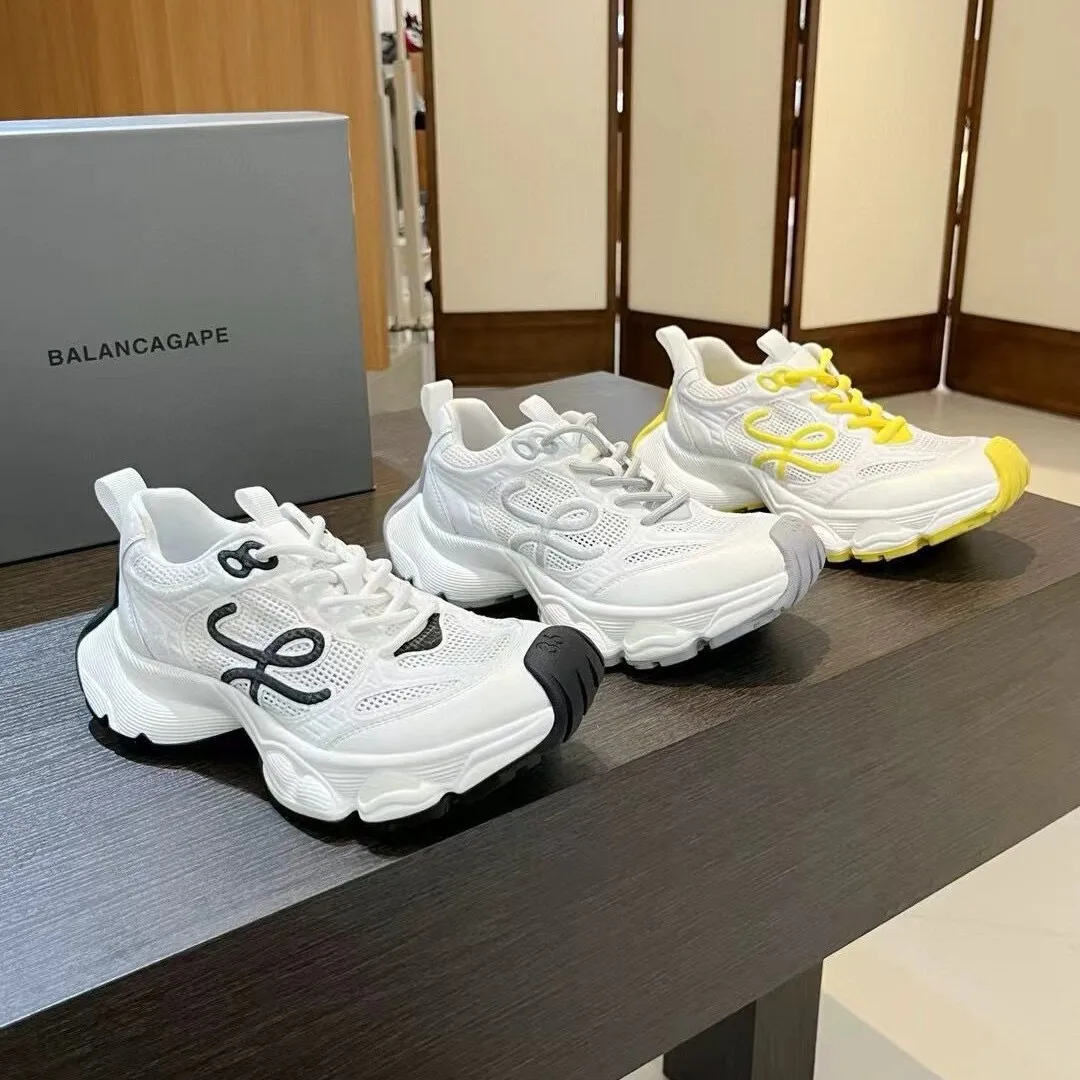 2025 الرجال والنساء موضة أحذية رياضية غير رسمية تنفس مصمم الرجال والنساء شبكة سميكة سوليد زوجين أحذية رياضية