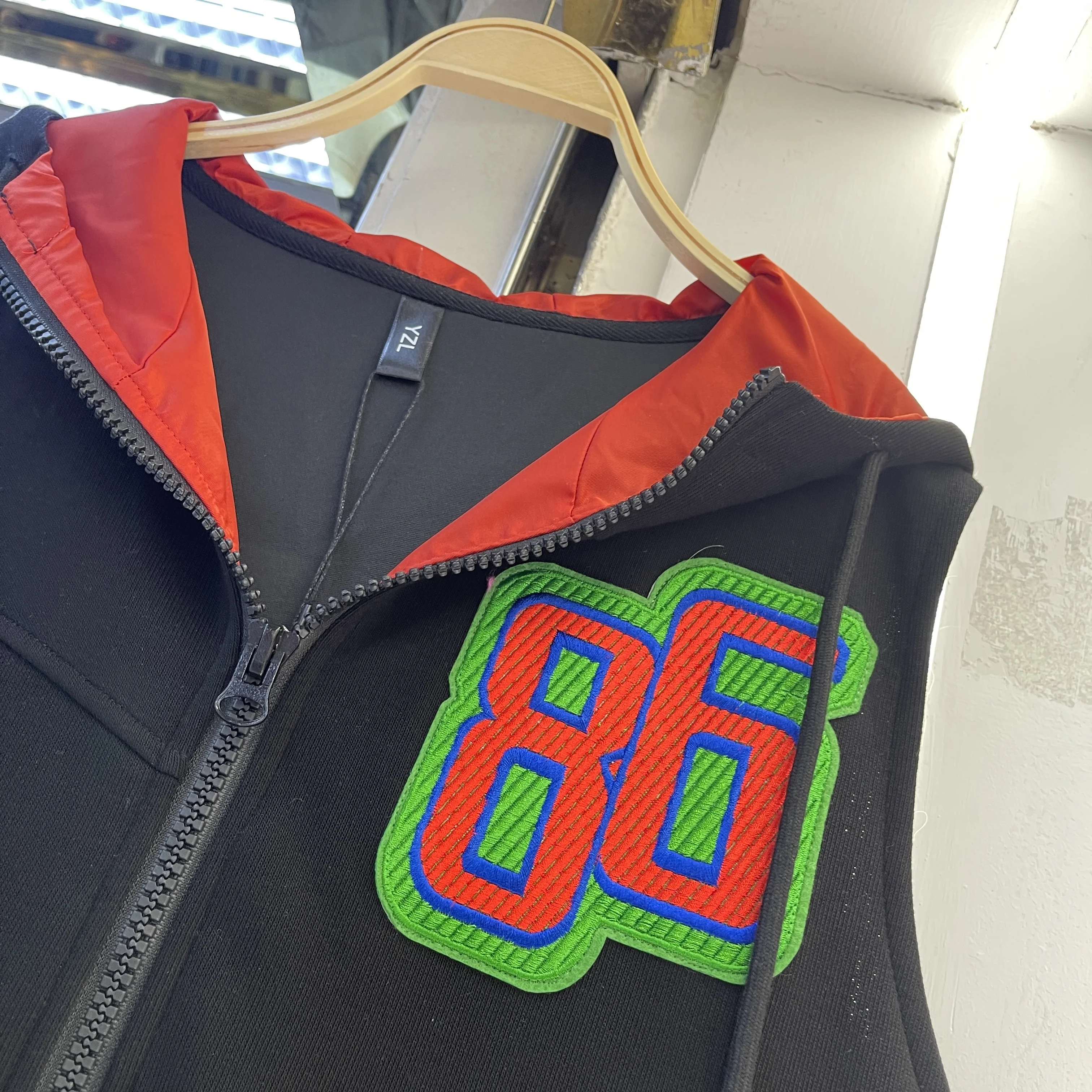 Hooded Vest for Women Spring and Autumn New Korean Fashion Versatile Loose Cartoon Rhinestone Vest Zip Up Sleeveless Jacket