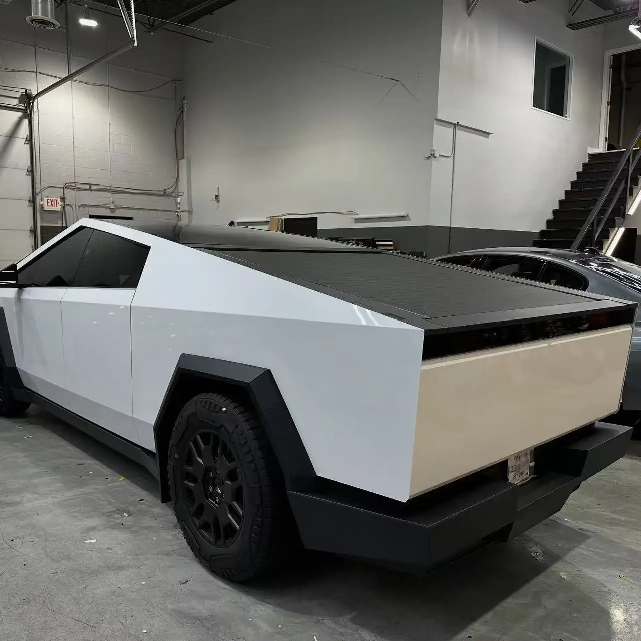 OEM Manufacturer Selling Car Viny Wrap Vehicle Wrap Car Body Sticker PET Gloss White on Cybertruck