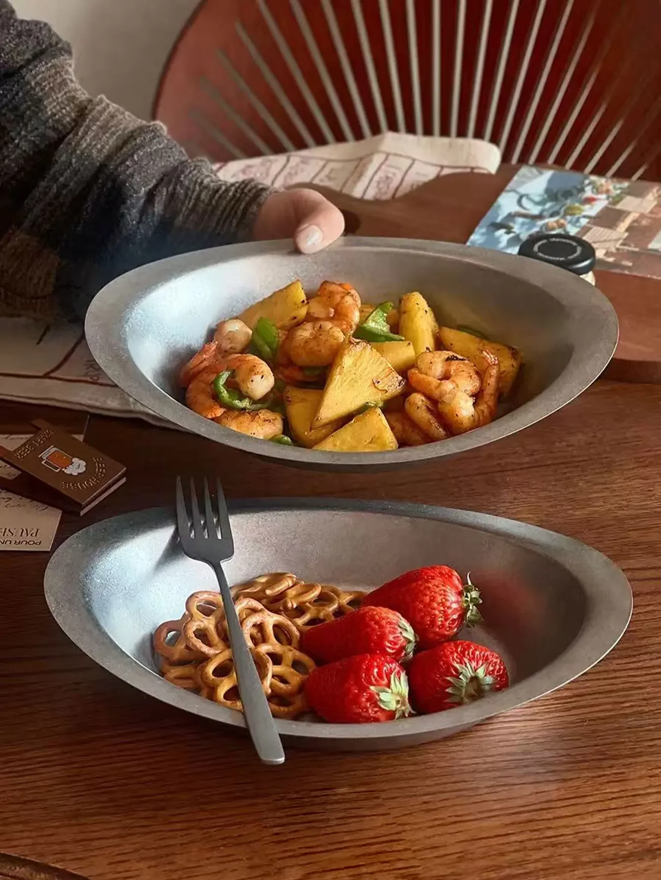 American Retro Stainless Steel Plate Oval Western Food Plate Curry Rice Pasta Plate Salad Coffee Shop Tableware 1Pcs
