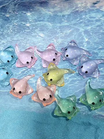 Figurine in miniatura di raggi di puntura Mini scultura di anatra Realistica resina Sting Ray Cake Topper Mini Sting Ray Figurina di animali marini