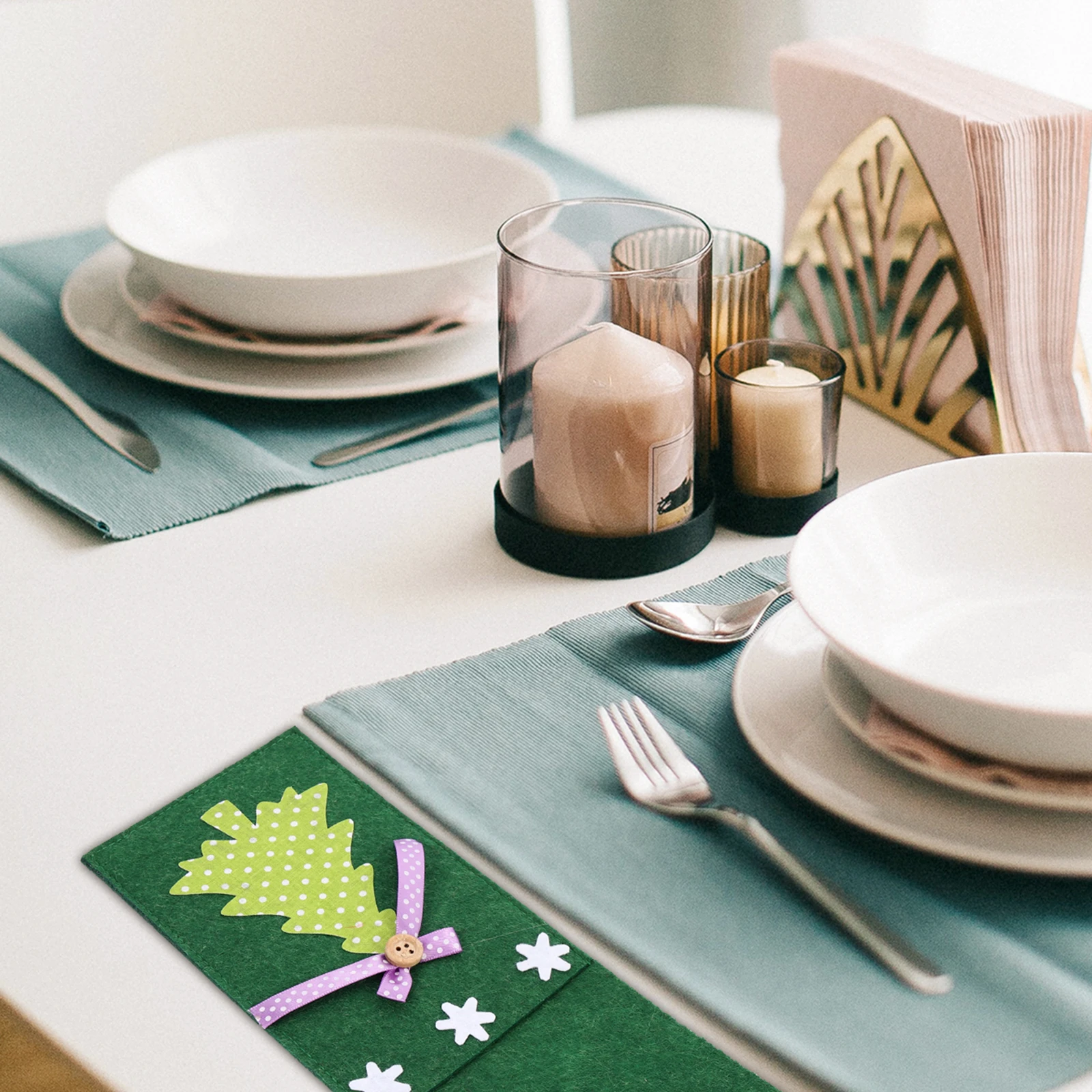 

4pcs Christmas Tree Cutlery Bags Felt Storage Pouches for Tableware Dining Accessories Green Set Exquisite Xmas Knife Fork