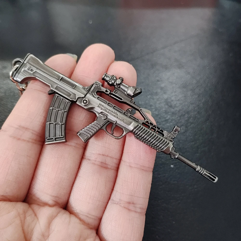 In Miniatura QBZ95 Fucile AK47 Pistola Modello In Lega PRK16 Pistola Giocattolo Portachiavi Borsa Ciondolo Ornamenti Giocattolo Per Bambini Regalo Di Compleanno