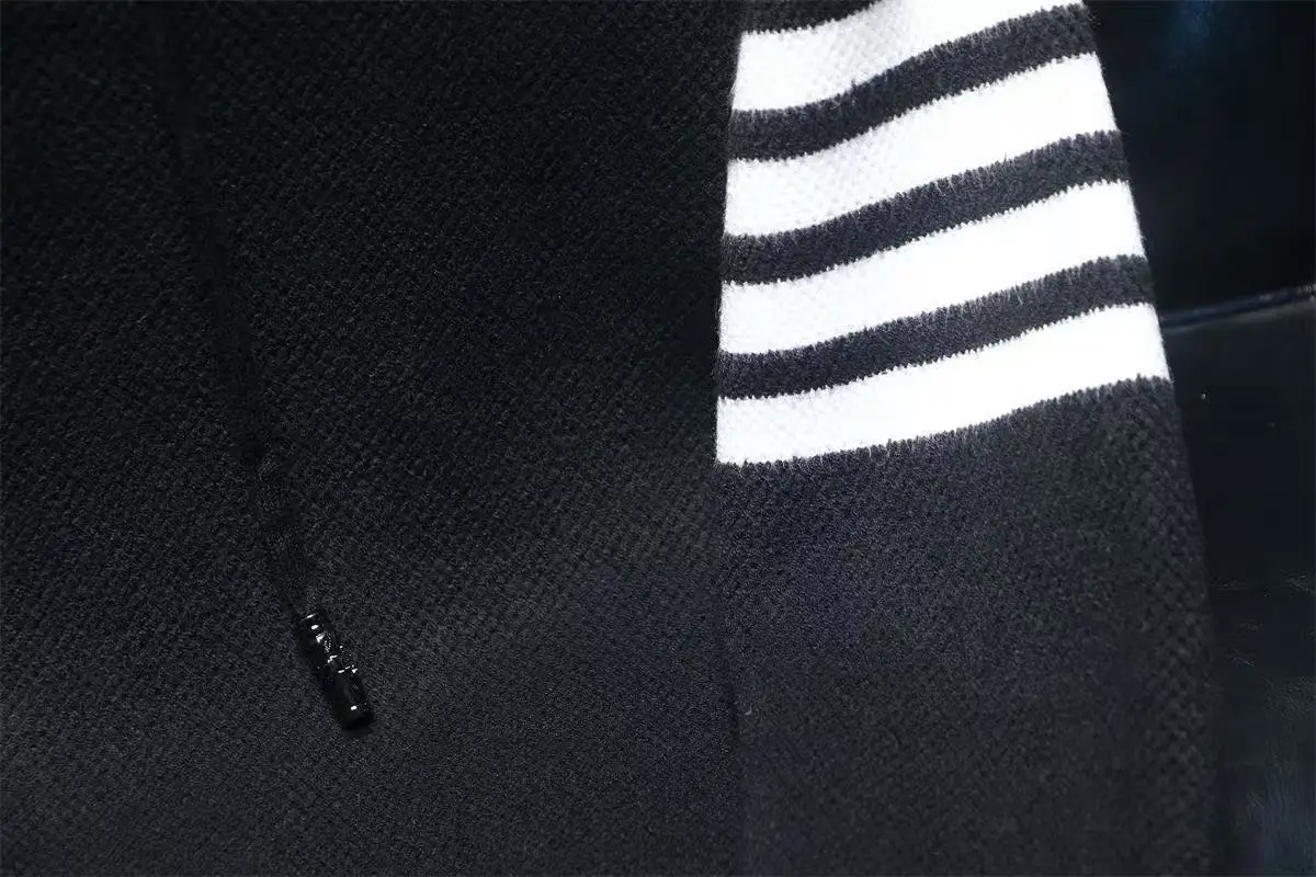 남성용 가을 겨울 컬렉션을 위한 새로운 스트라이프 니트 스웨터 후드 스웨터 캐주얼 패셔너블 다재다능한 트렌디 브랜드 S-4XL