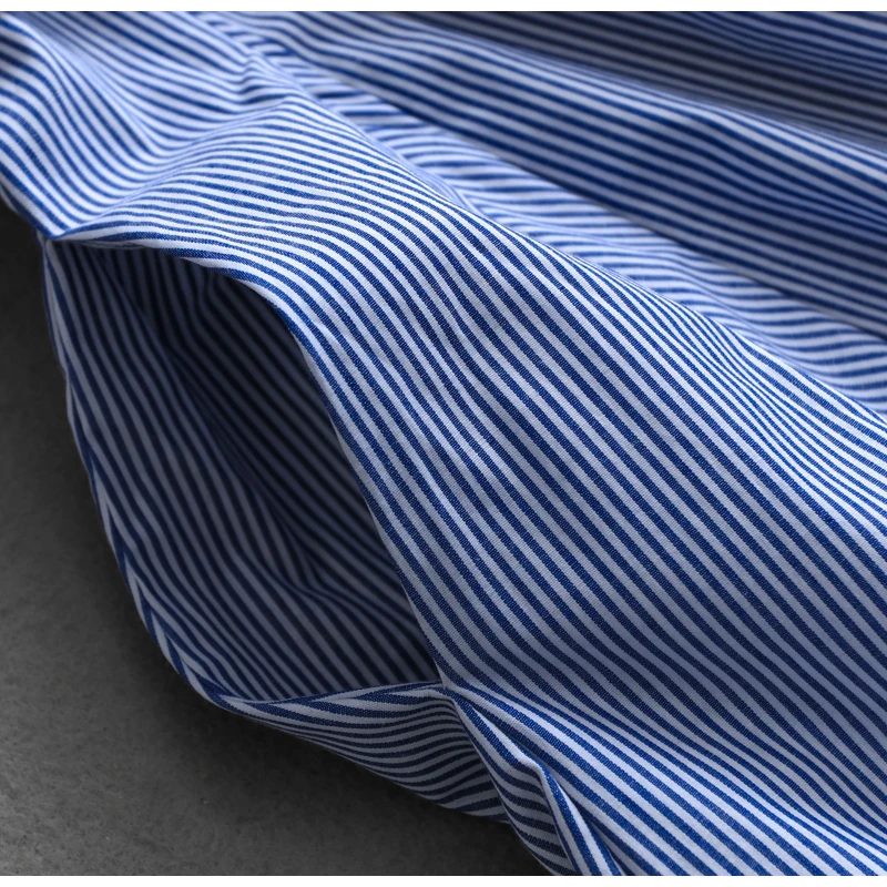 Elegancka niebieska sukienka damska z kołnierzykiem, zapinana na jeden guzik, w paski, koszulowa sukienka damska, letnia, codzienna, uniwersalna sukienka z długim rozcięciem.