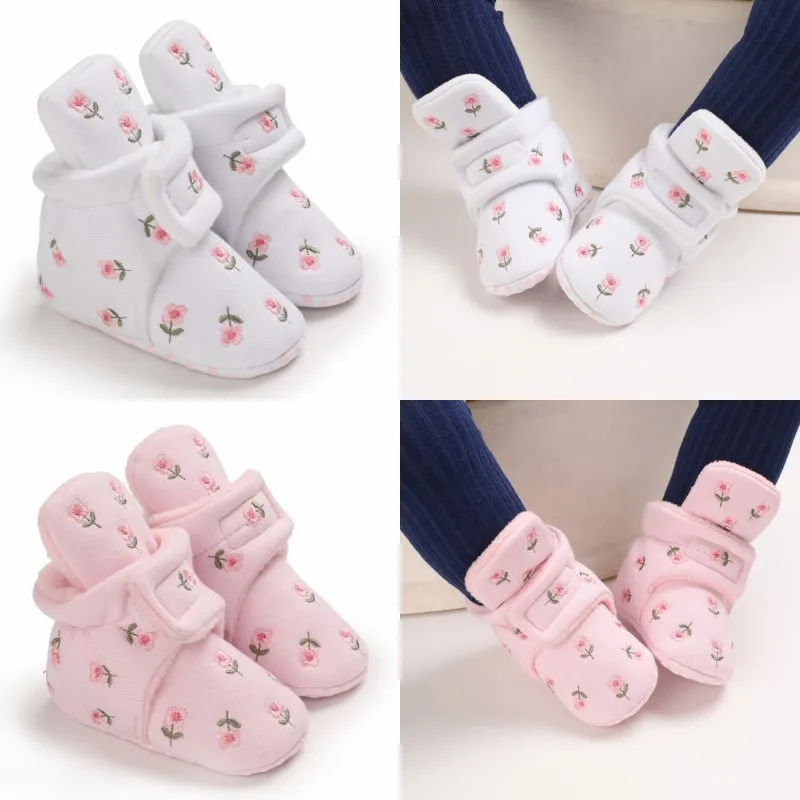 Baby AutumnWinter European Pastoral Style Upper Embroidered with Plush and Warm Glue Soft Sole Anti Slip Casual Cotton Shoes