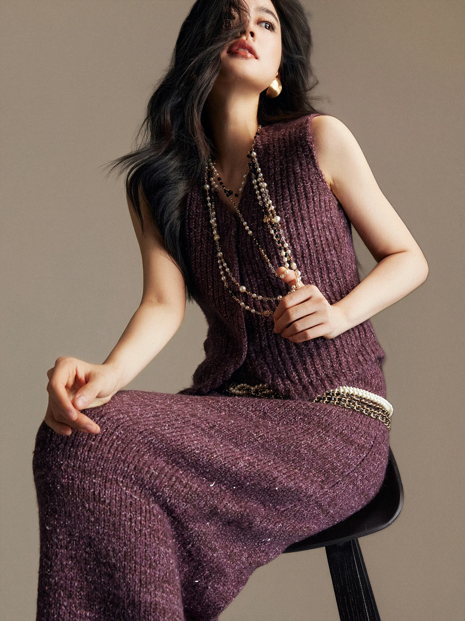 

Вязаный комплект из шелкового жилета и юбки с цветочным узором, элегантный, для ранней весны, белый, для офиса, повседневный, модный