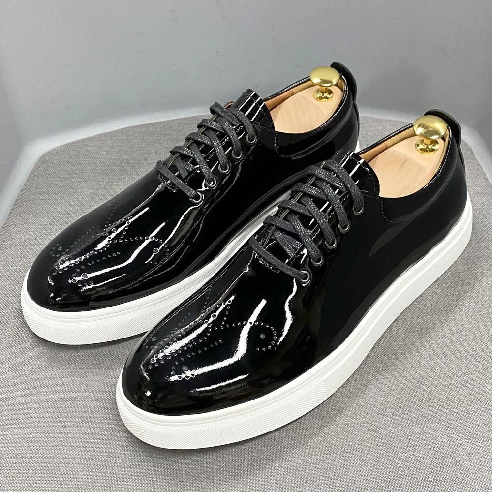 New Fashion Casual Shoes Patent Leather Suede Glossy Sneaker Soft Sole Soft Leather British Men's Shoes Loafers Anti Slip Oxford