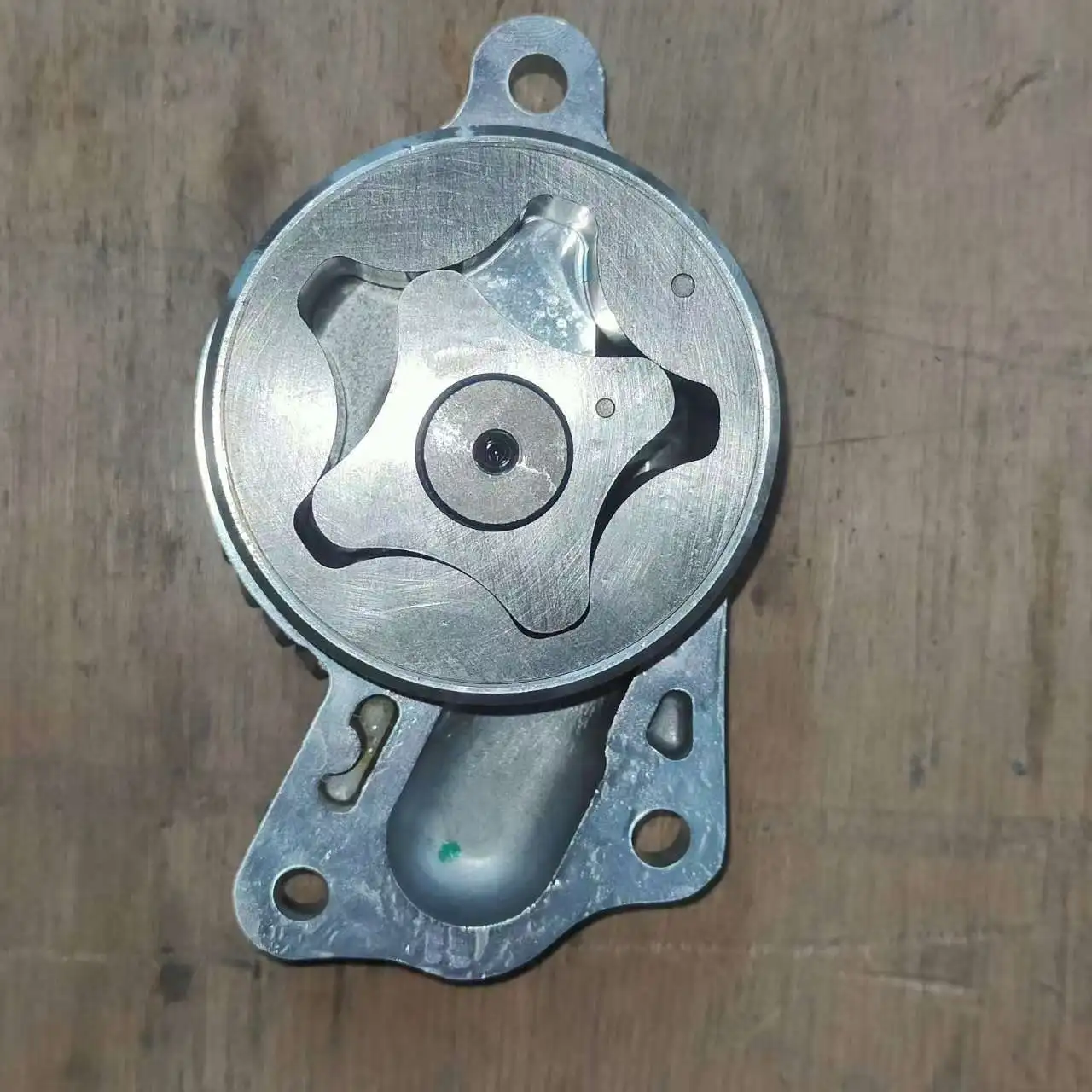 SAIC MAXUS V80 T60 Оригинальный масляный насос C00100381