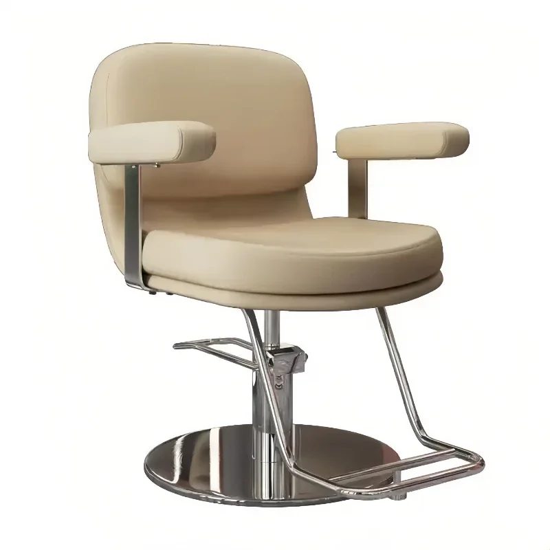 Рисунок 6 - Чистый красный стул для парикмахерской