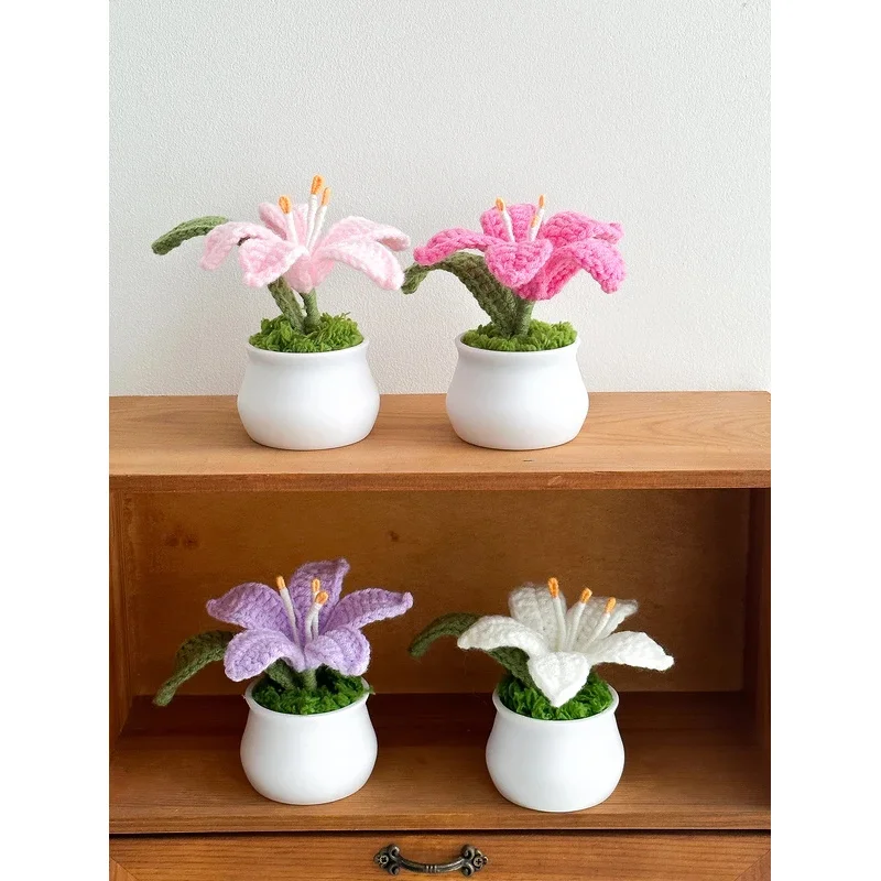 Hand-Knitted Lily Potted Plant Delicate Crochet Woven Flower Pot Mother's Day Gift Home Decor