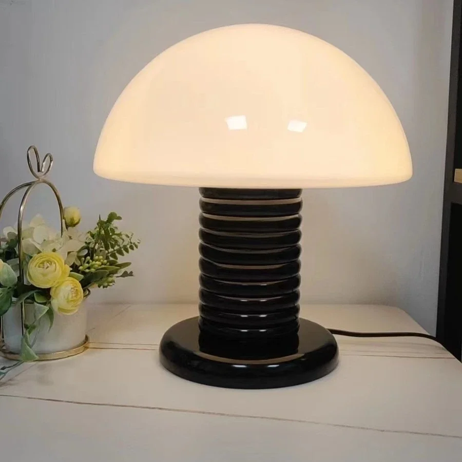 Model room Cream Wind B & B simple living room bedroom bedside study desk lamp