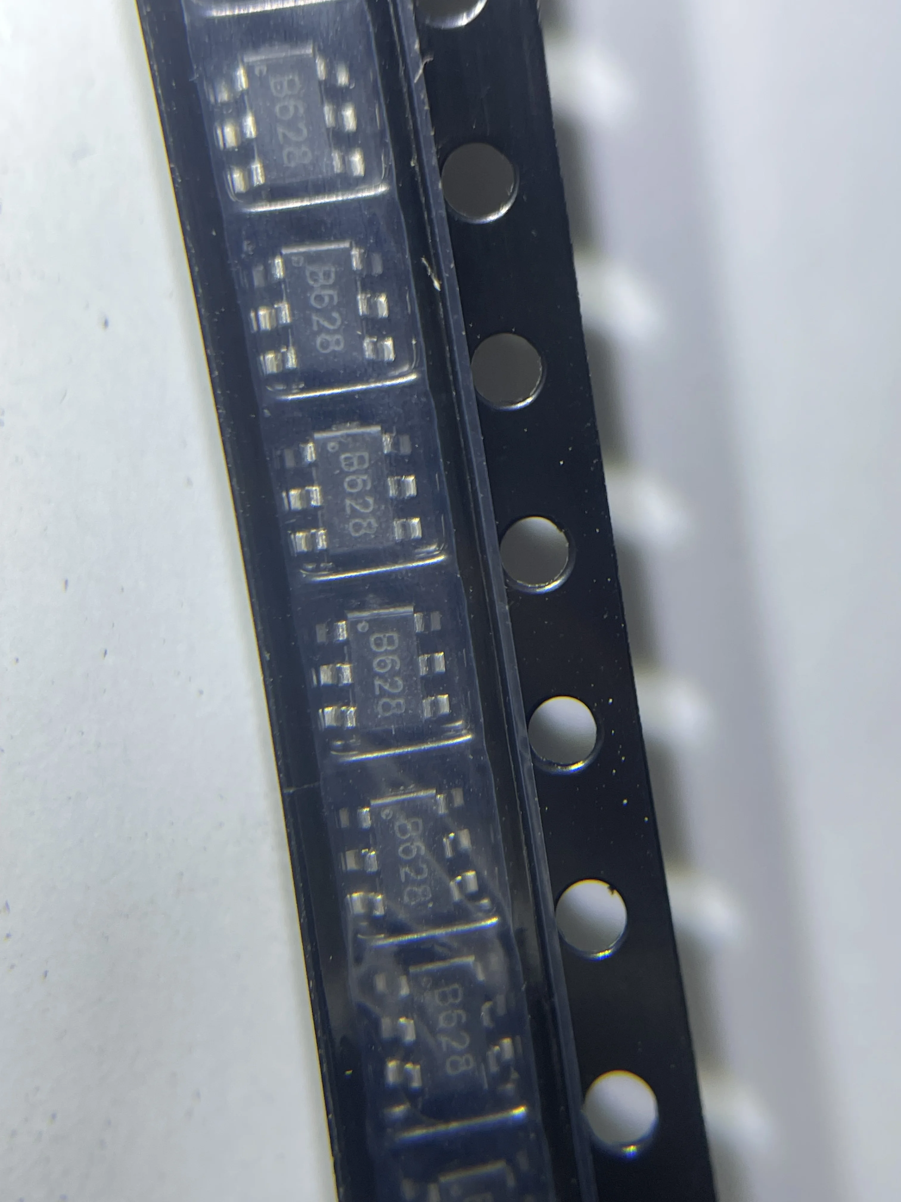 

10 шт./компл., 10 шт./лот, код: B628 SOT23-6 5080A, основная микросхема управления