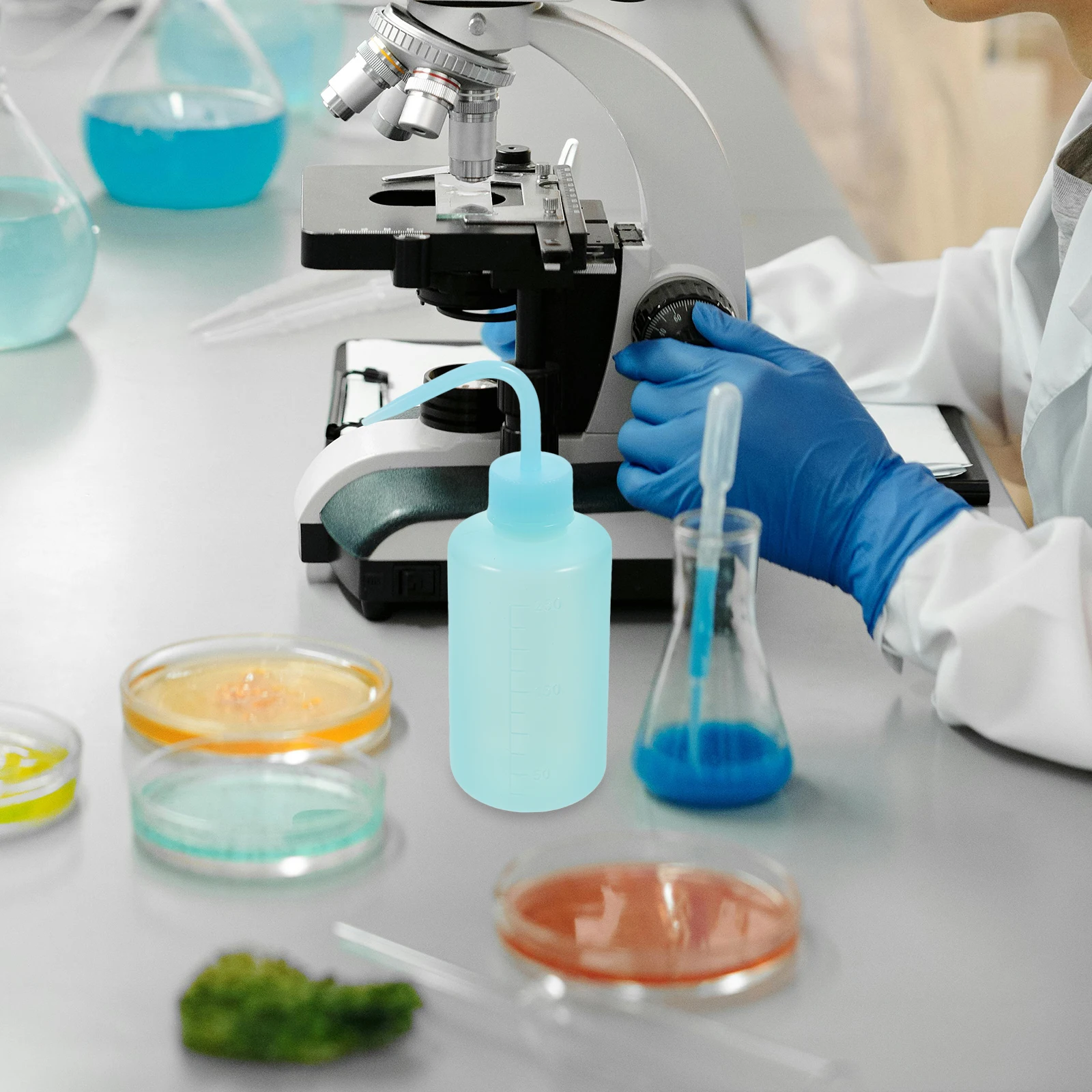 

4pcs Washing 250Ml Graduated Wash With Scale Portable Plastic Wash Bottle For Laboratory Narrow Mouth Washing Bottle For Liquid