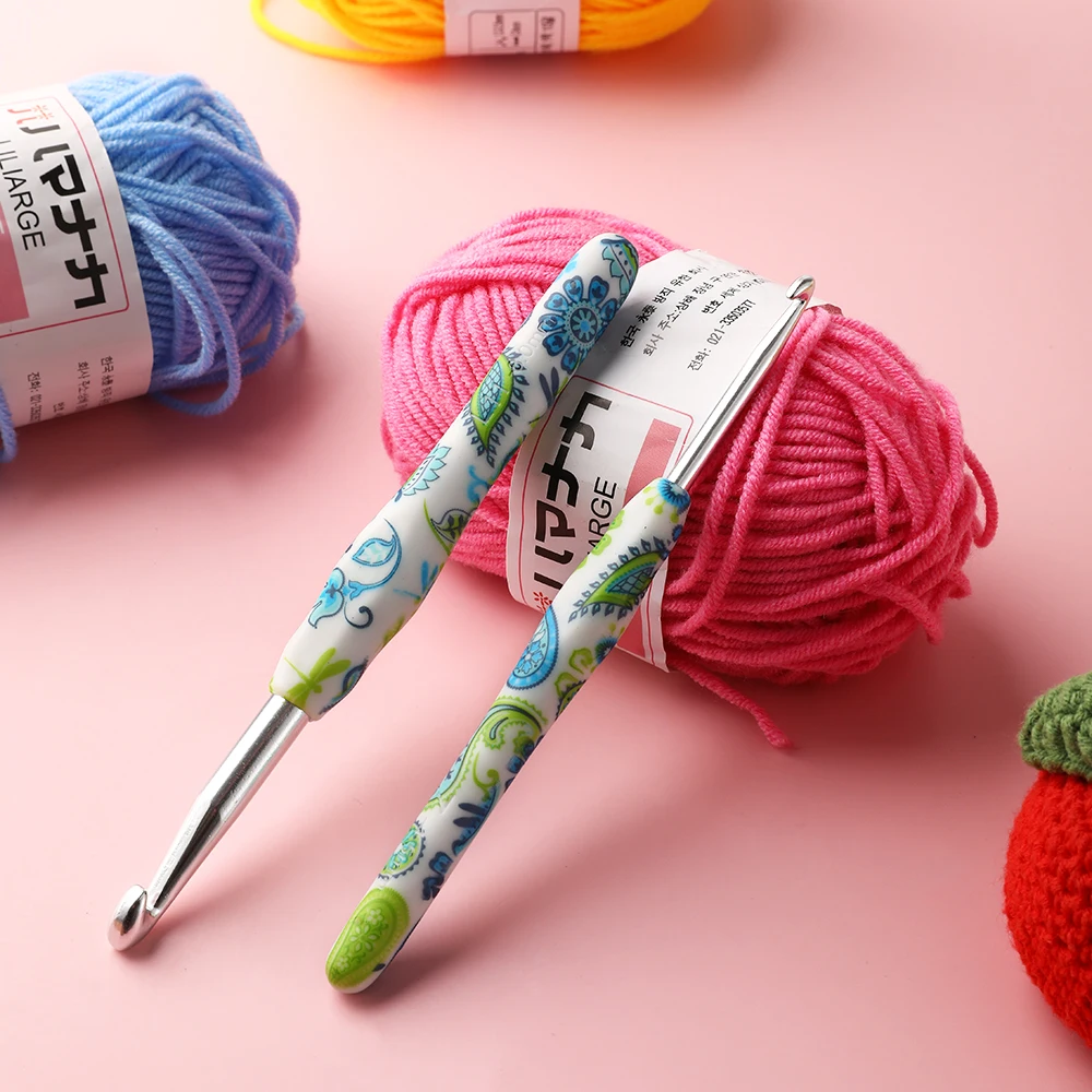 New Cashew Flower Crochet Hooks Knitting Needles Set Aluminum Crochet Hook Set Ergonomic Grip Sewing Accessories Women Gift 2023