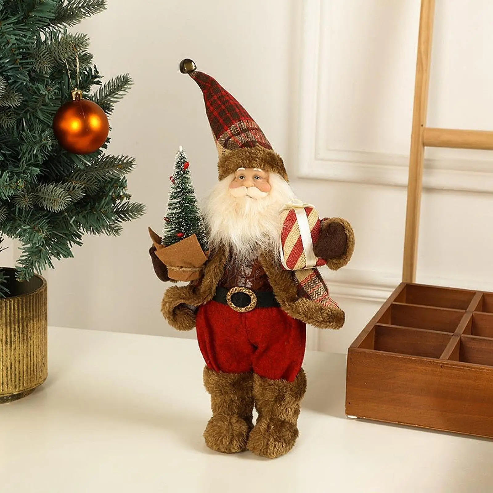 Christmas Figurine Ornament Lovely Standing Display Props Santa Claus Figure for Holiday Collection Party Favors Home Fireplace