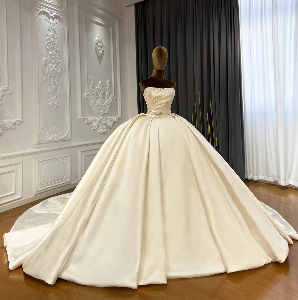 تخصيص NS5057 أماندا نوفيس فستان زفاف بسيط من الساتان مع قطار طويل 100 سم