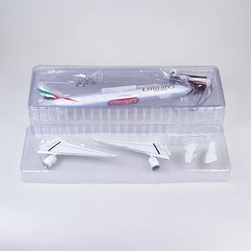 2024 جديد 47 سنتيمتر 1/157 مقياس 777 B777 طائرات الخطوط الجوية الإمارات العربية المتحدة نموذج ث الضوء والعجلة الهبوط البلاستيك الراتنج نموذج طائرة لعبة