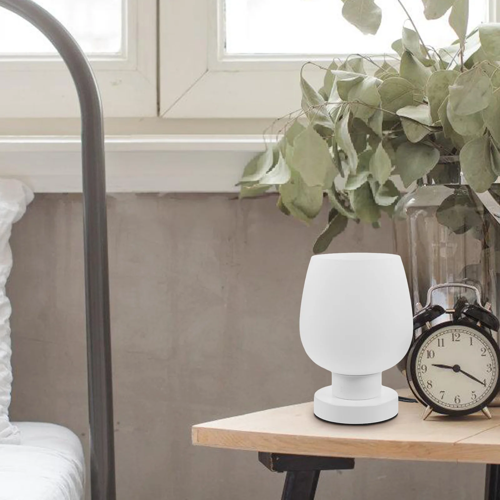 Современная настольная лампа для спальни со стеклом и железом