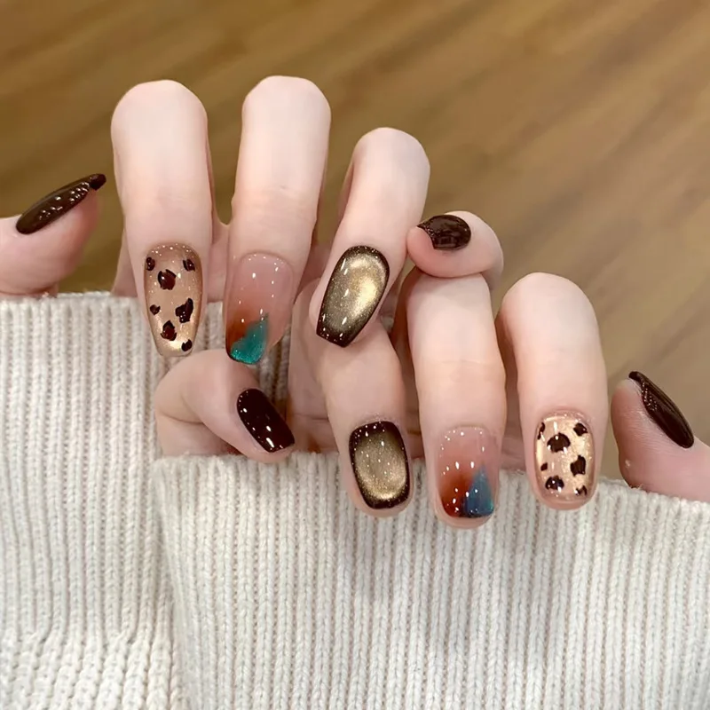 

24PCS Short Square Glossy Fake Nails Nude Deep Wine Red Gradient Smudged Leopard Print False Nails Autumn Winter Press on Nails