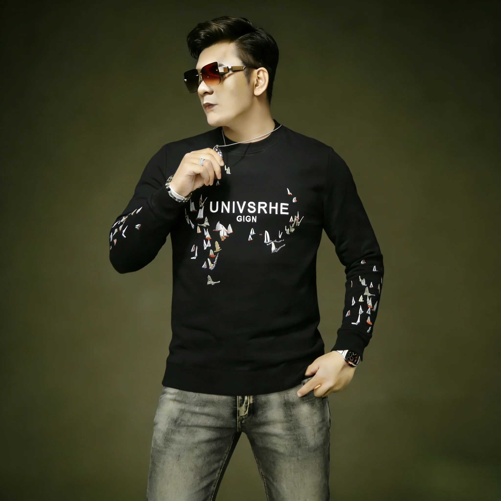 

Ele Embroidered Slim Fit Long Sve Hoodie round Ne Men's Faion Base irt Comfortable Breathable Cotton Polyester B...