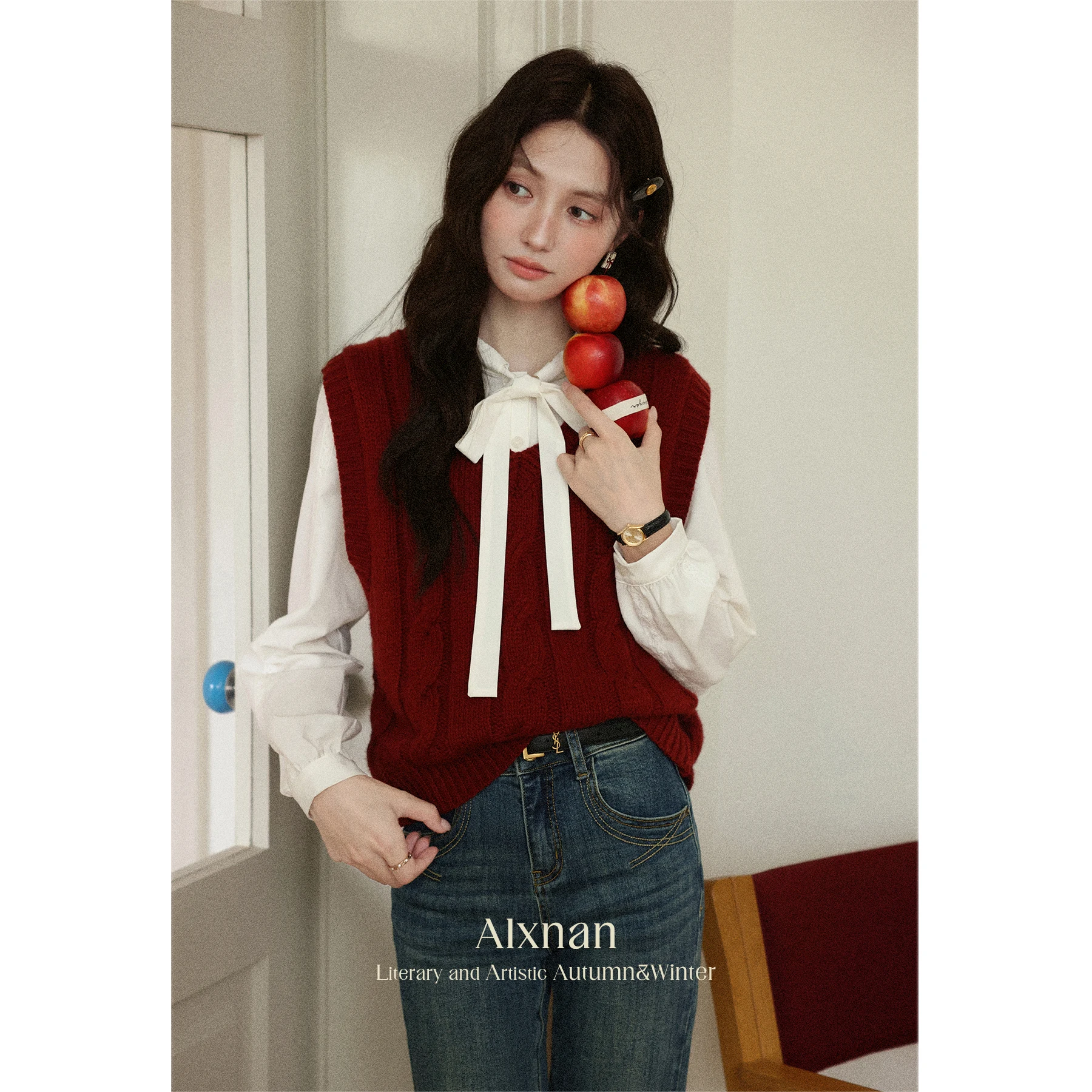 

ALXNAN Red V-neck Knitted Vest Autumn Elegant Loose-fit Women's Sweater Vest Office Lady Casual Knitted Sleeveless Tops L56858