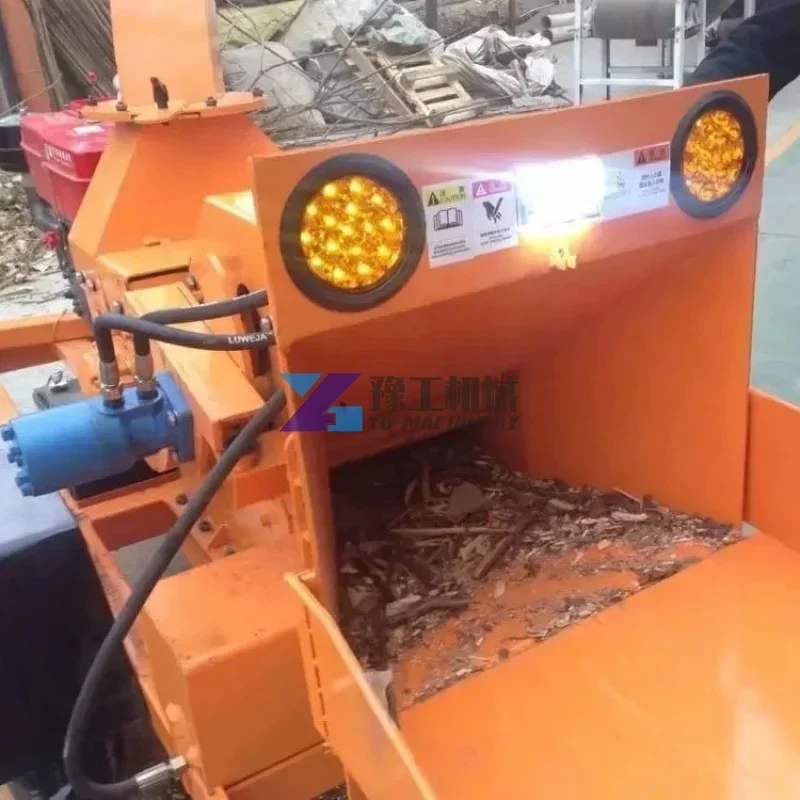 Forestry Hydraulic Self Feeding Diesel Wood Chipper Tree Branch Leaf Garden Organic Soil Shredder Mobile Crusher Machine