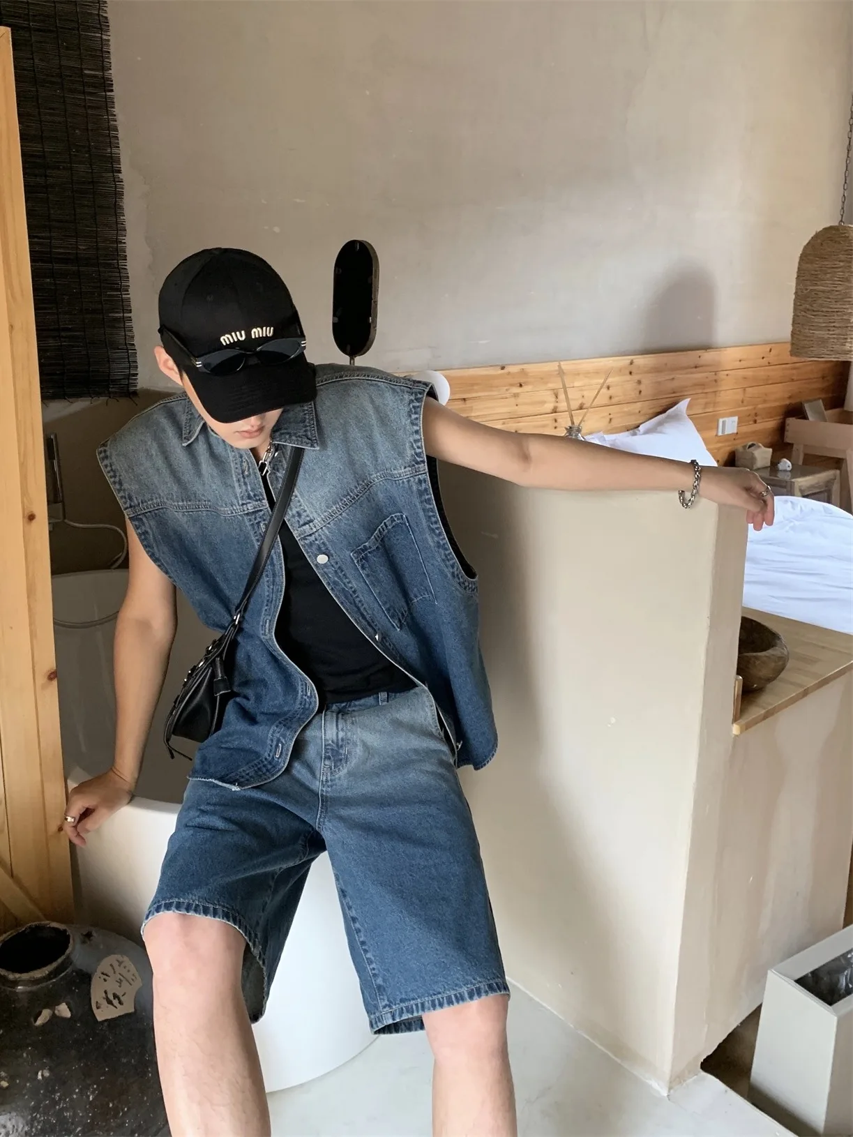 

Винтажный джинсовый комплект: жилет и шорты, мужской модный повседневный комплект с жилетом на подплечниках и летней курткой с длинными рукавами