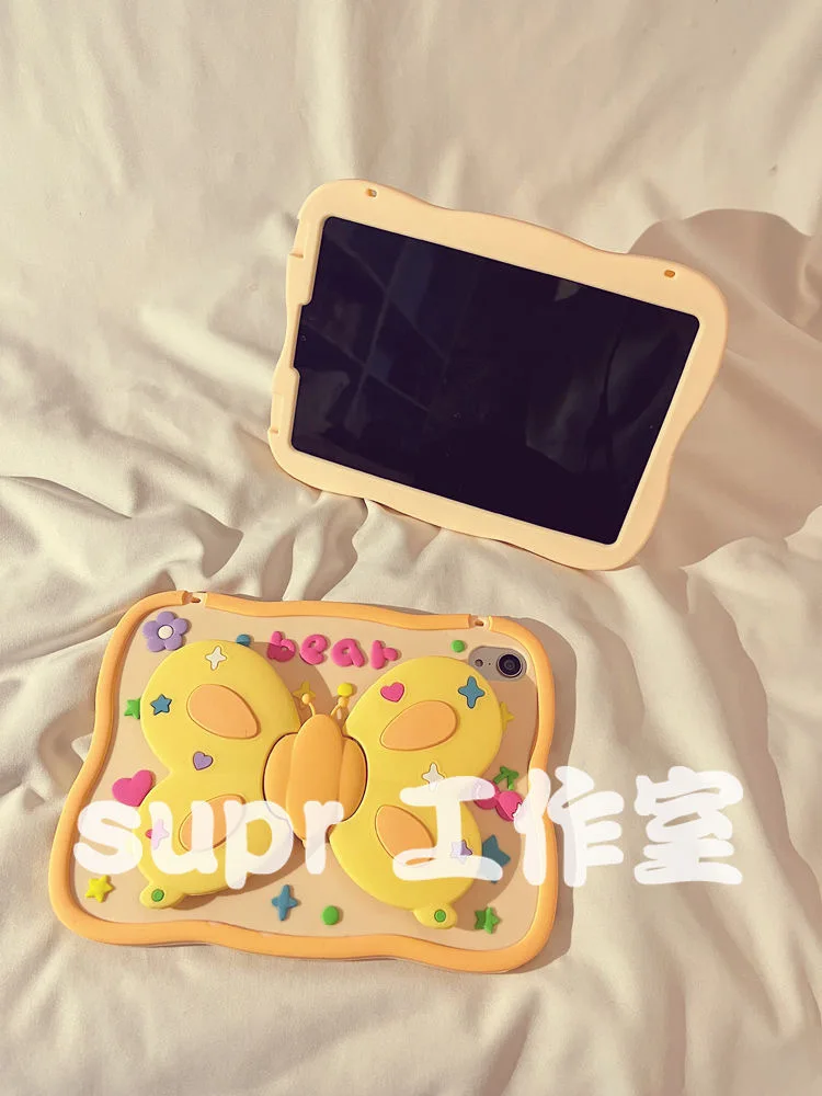 El soporte tridimensional de mariposa amarilla es adecuado para iPad de silicona.