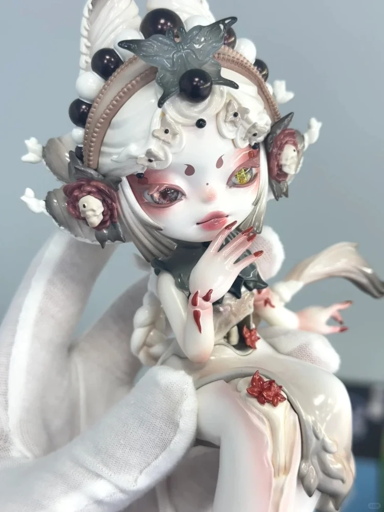 NEW Dominator Svia Fallen Angle Action Figure Black and White Queen Doll Vintage Elf Beauty Baby Designers Toy Art Collection