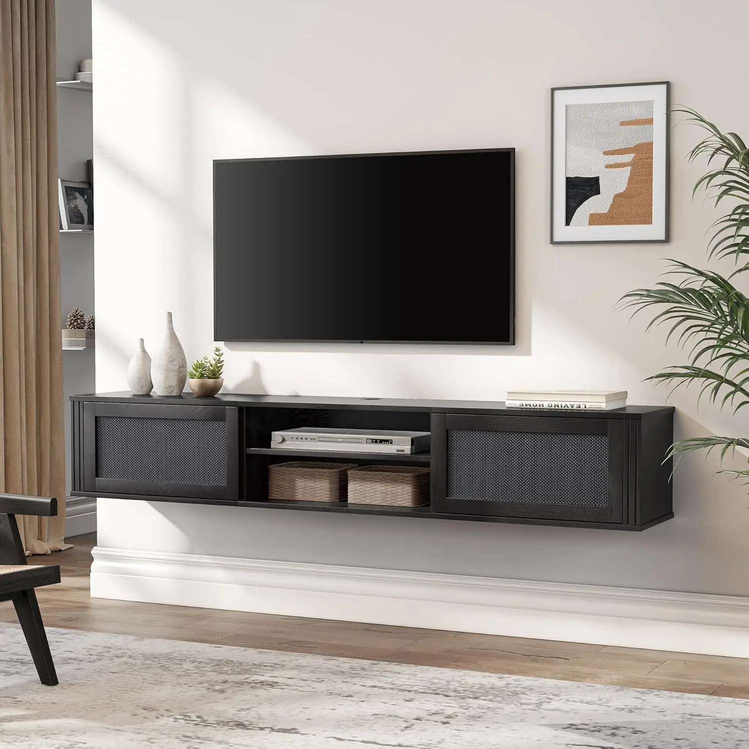 Soporte flotante para TV de 70" con toma de corriente, consola multimedia de madera de 2 niveles, centro de entretenimiento con 2 puertas de ratán, pared moderna