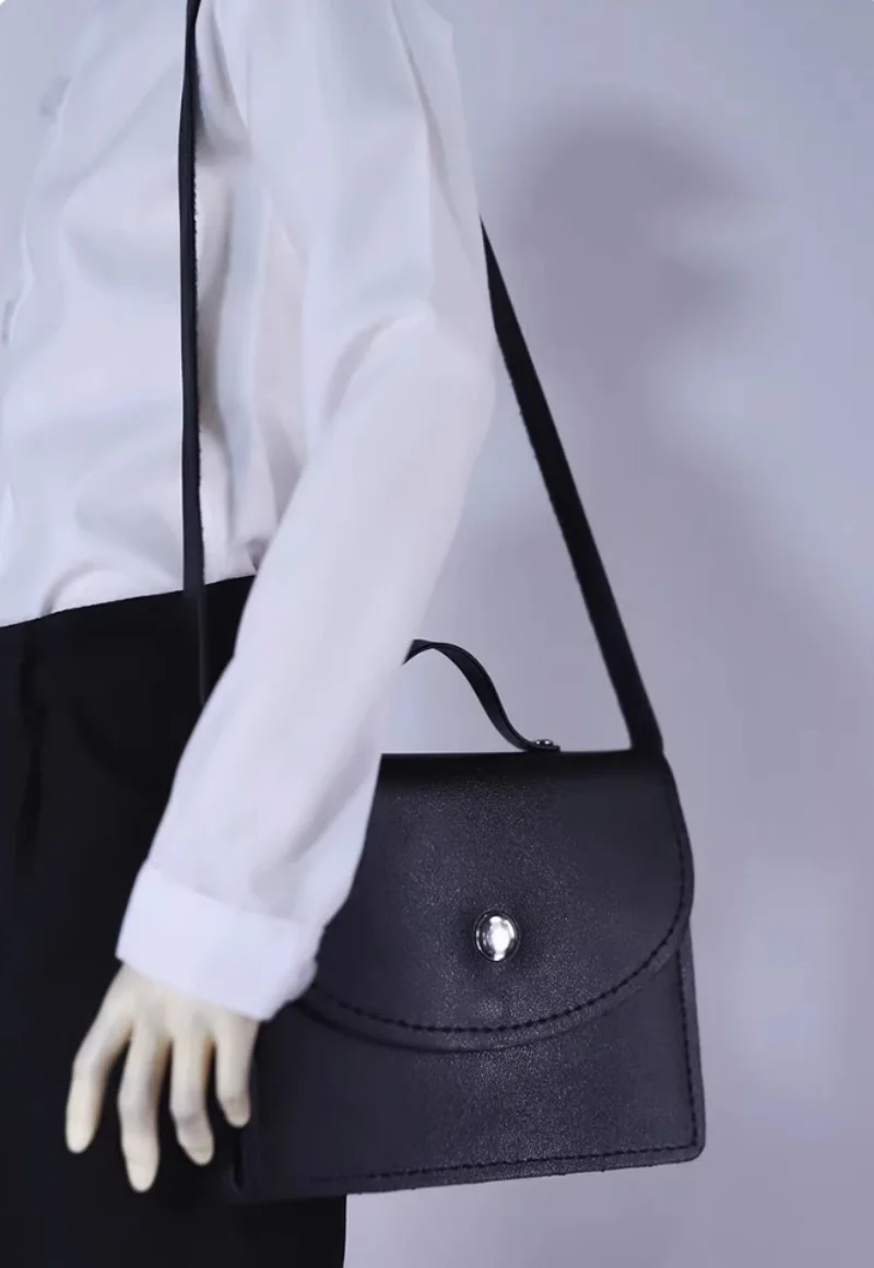 

BJD doll handbag - suitable for 1/3 Uncel size. A realistic official briefcase-style vintage crossbody bag accessory for dolls
