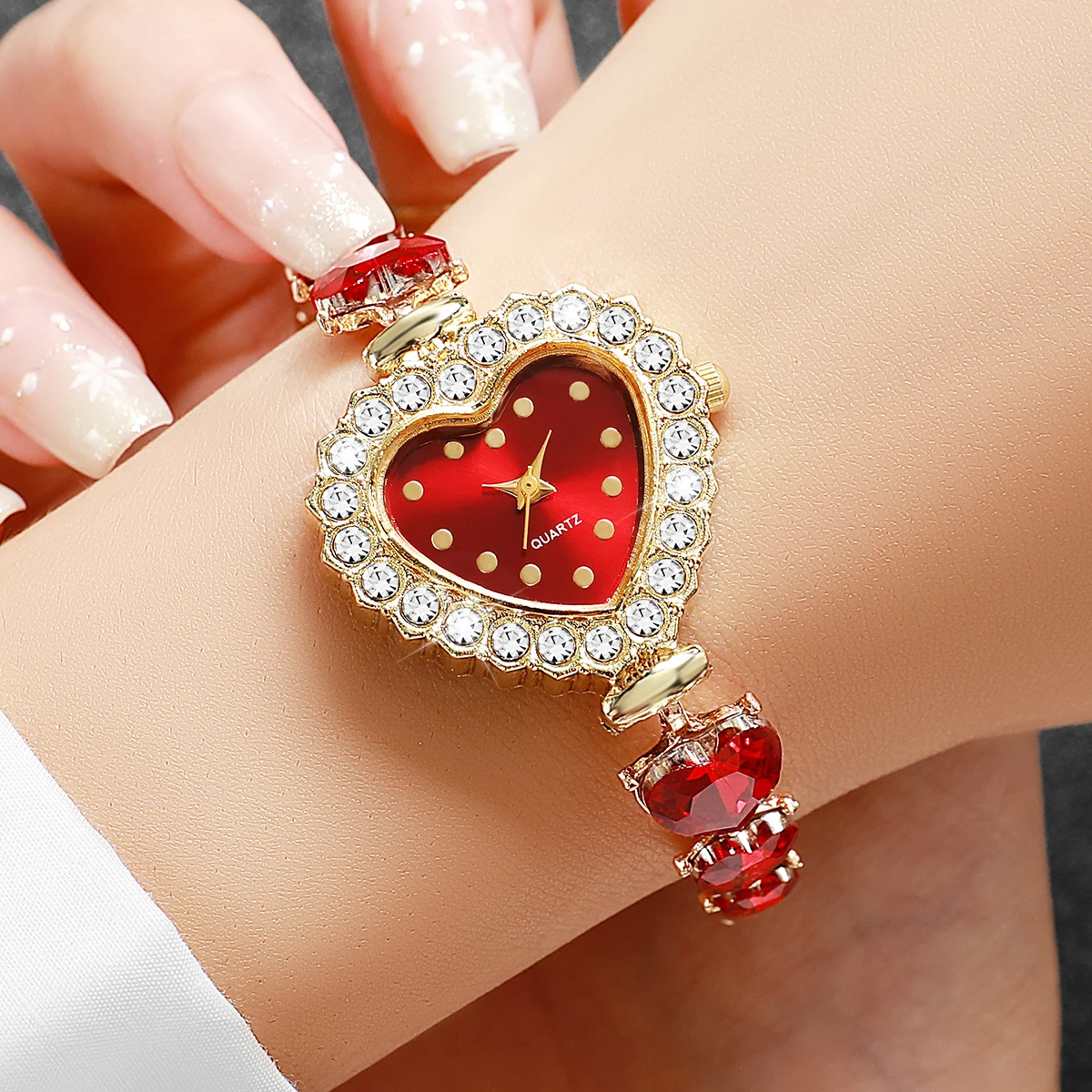 ファッションハートダイヤルレディースウォッチ、ラグジュアリー - Luxury Watch For Women のレビューと価格