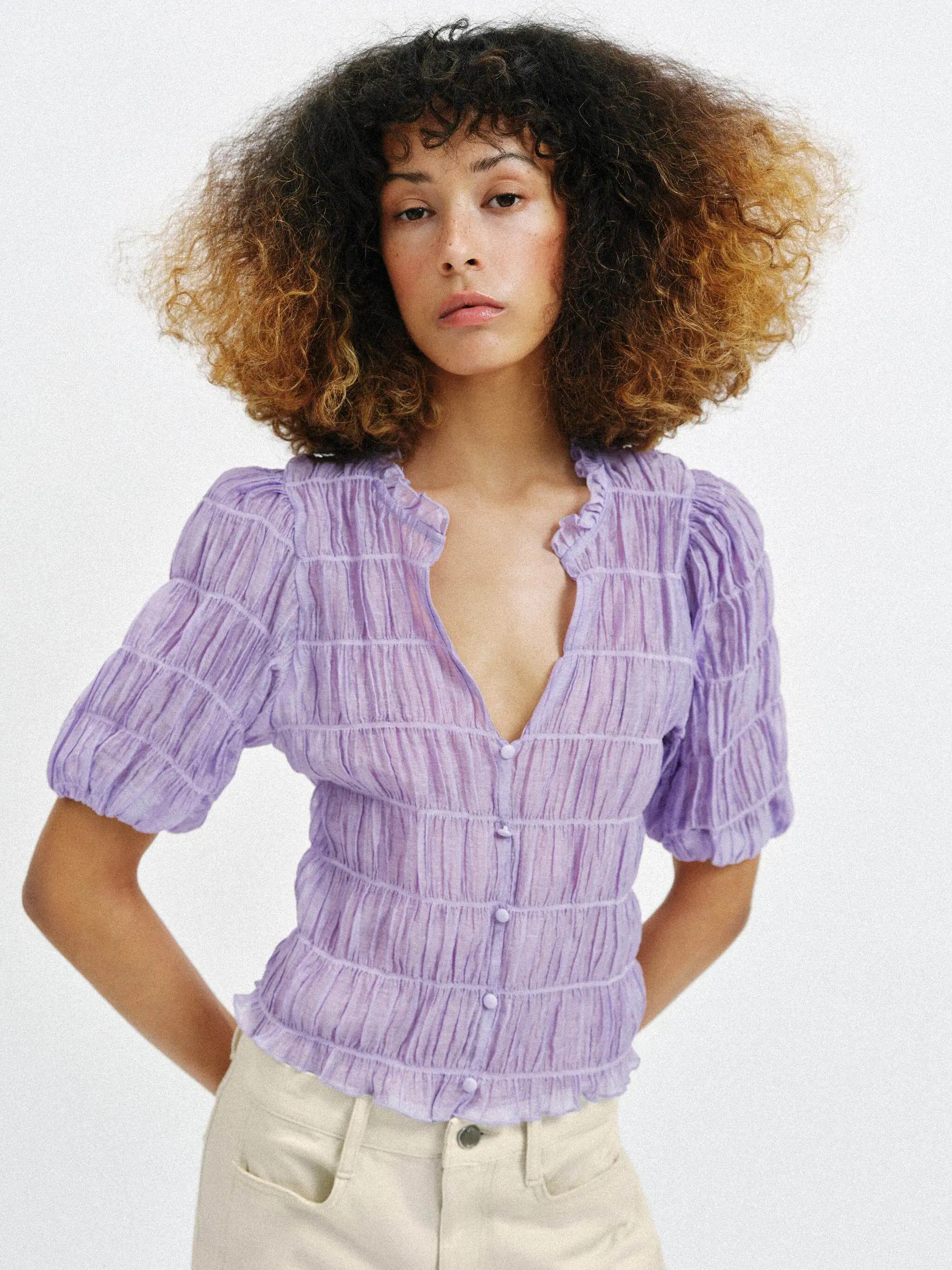 

Elegant Short Sleeve round Neck V-Neck Honeycomb Pleated Shirt New Summer Women's Fashion 18-25 Years Old 2026 Season
