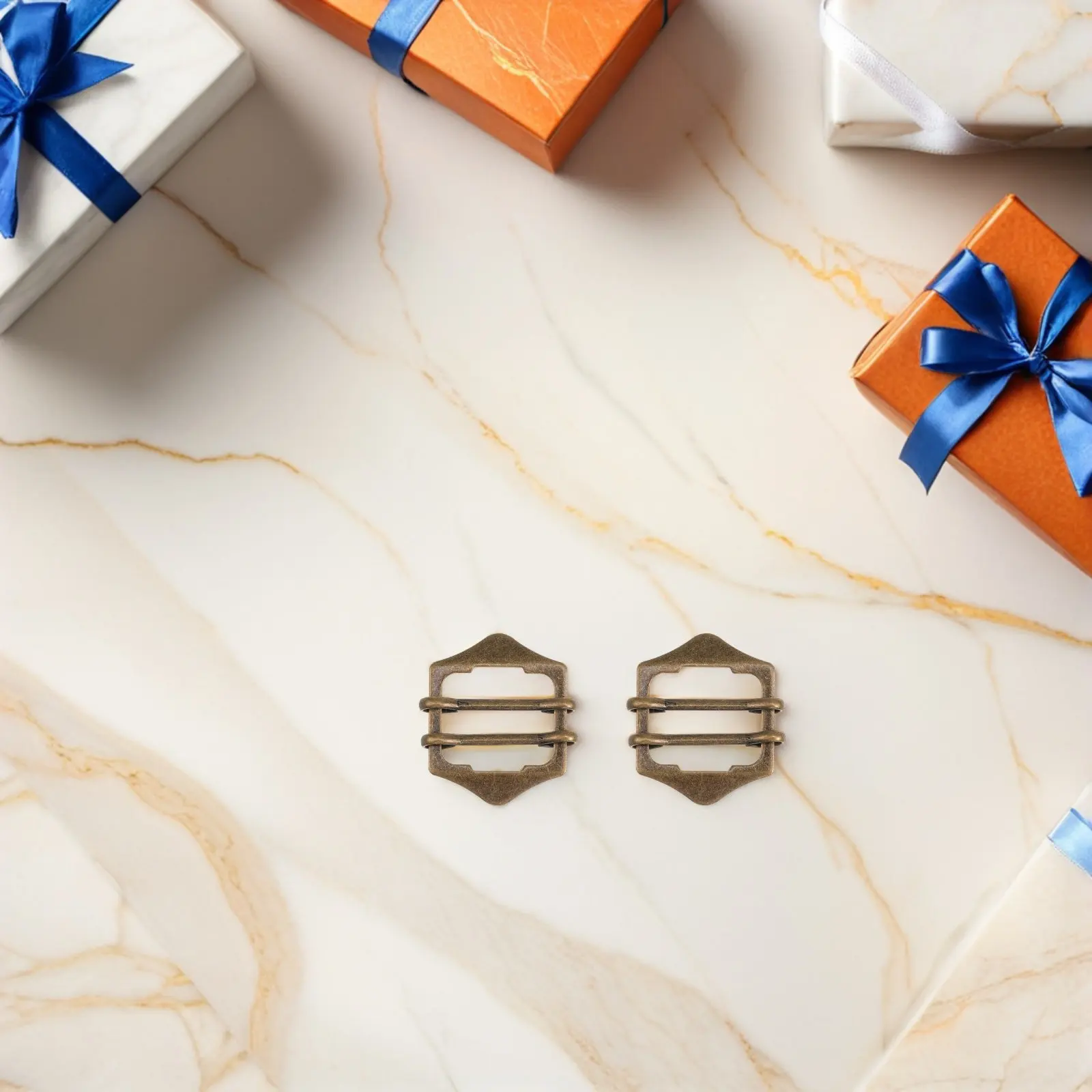 30個入りメタルベストバックル、調節可能なベスト用リアバックルスライダー、ブロンズ真鍮クリップ、スーツベストベルトストラップ交換用