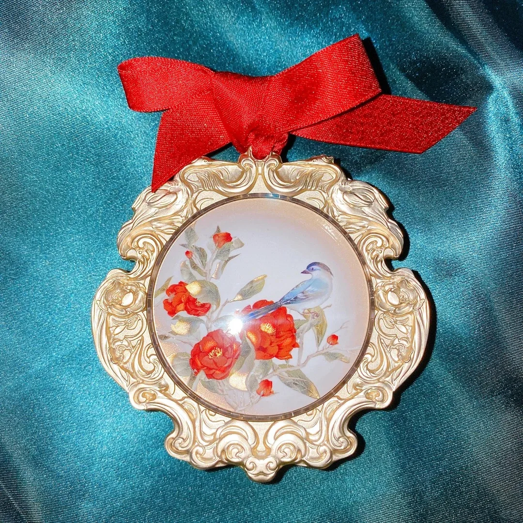 FLOWER KNOWS Flower Goddess Series Ancient Style Fairy Exquisite Embossed Compact Cosmetic Case Portable Powder Storage Box