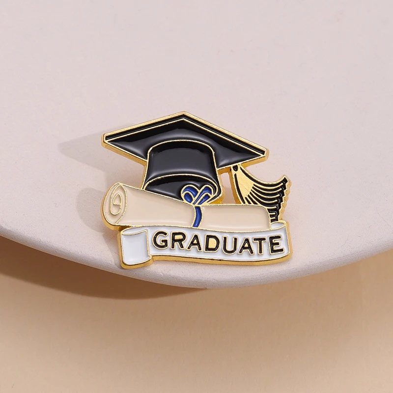 Custom Students Bachelor Cap Brooches Lapel Badges Best Wishes Jewelry Gift for Kids Friends Graduation Enamel Pins