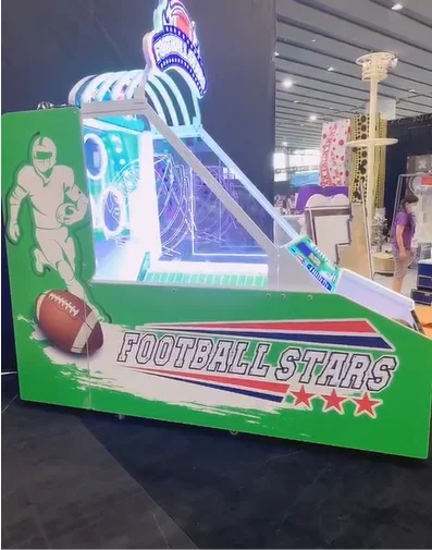 Coin Operated Arcade Game Machine Football Stars Green Arcade Throwing Football Amusement Machine for FEC Kids and Adults