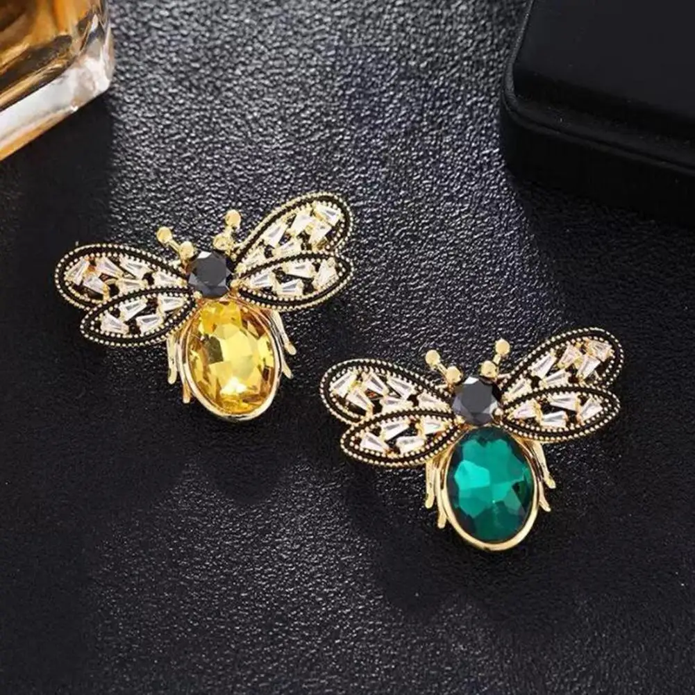 Luxury Full Rhinestone Flying Bee Brooch For Women Exquisite Crystal Insect Lapel Pins Animal Buckle Badge Party Jewelry