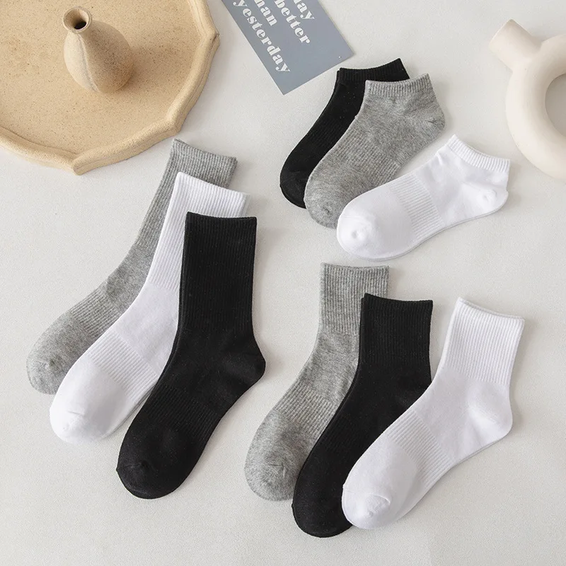 Women's Spring and Summer New Mid-tube Socks Tidal White Cotton Socks Black Men's Sports Socks