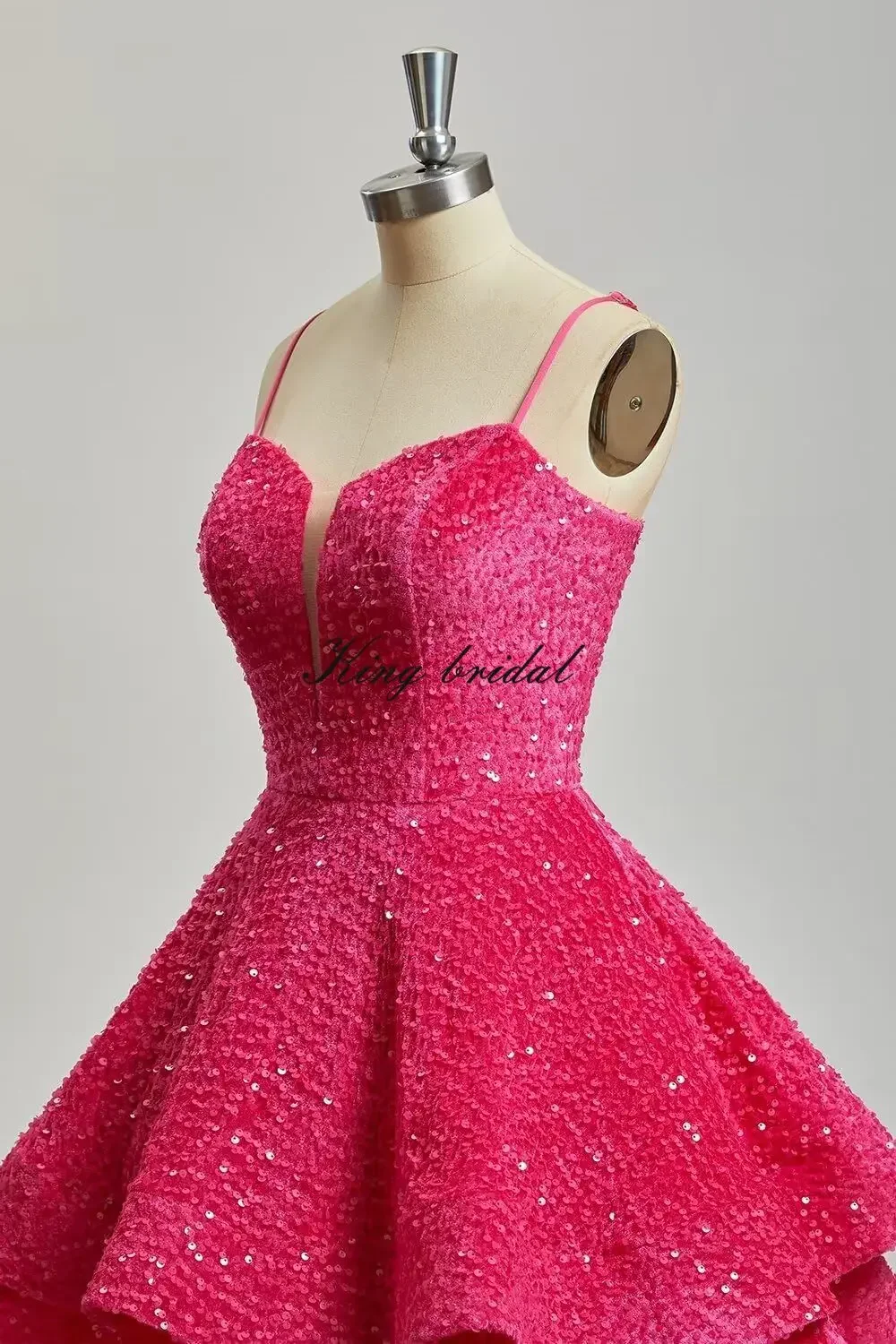 Pretty Girls Club – robe de soirée courte à paillettes scintillantes pour adolescentes, bretelles Spaghetti, Mini robe de bal formelle à plusieurs niveaux, 2025