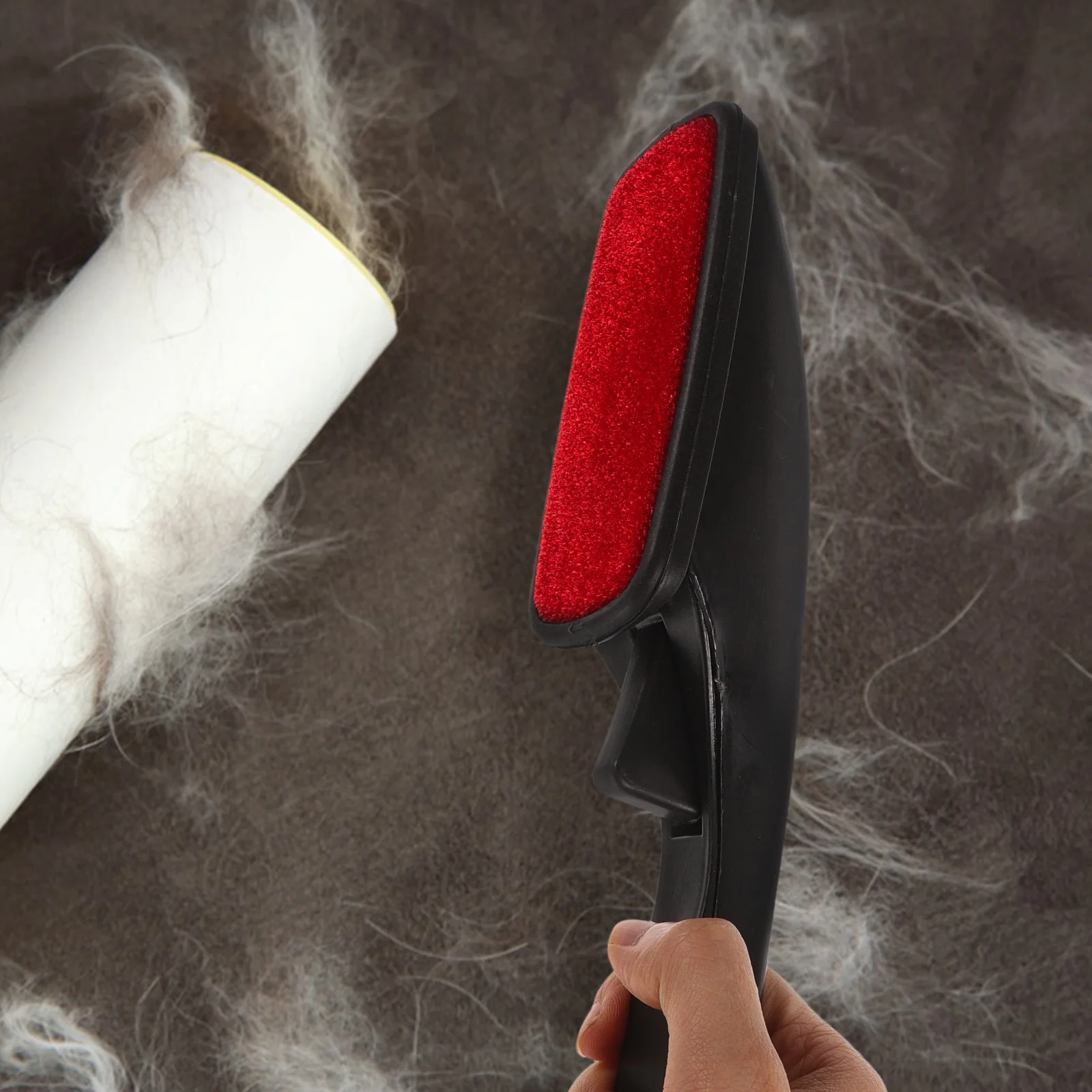 

Rotatable Static Clothes Lint Remover Brush Black Easy Clean Tool Pet Cleaner for Clothes Bedding Carpet