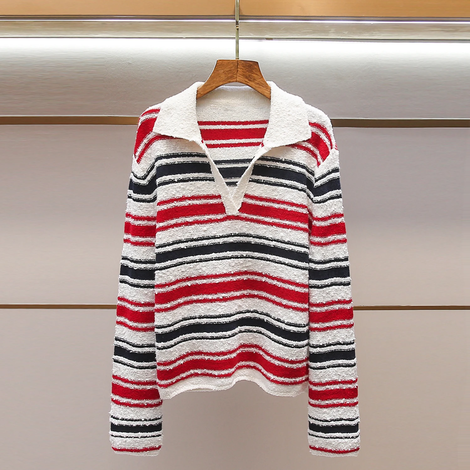 

Элитный женский вязаный свитер с V-образным вырезом, в полоску, пуловер, весна 2026, для повседневной носки, средней мягкости, с длинным рукавом, стандартный крой