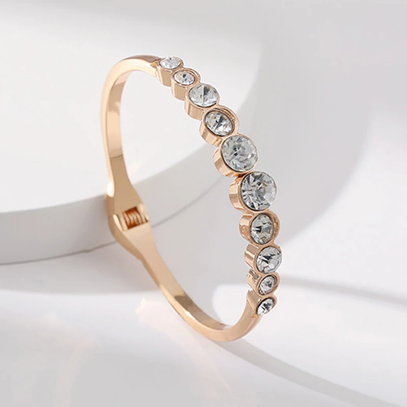 New Arrival Exquisite Rhinestones Women's Bangle Minimalist Gold Color Statement Bracelets Girls Fashion Jewelry Lady's Accesory