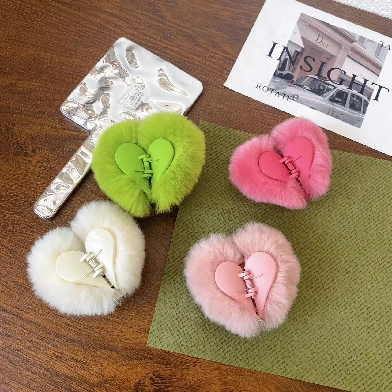 Large Heart-shaped Hair Clips with Rabbit Fur Material for Autumn and Winter Collection Crab Clip for Womens Hair Accessories