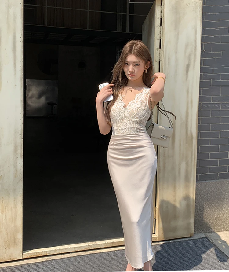 2025 ใหม่ภาษาฝรั่งเศสคําฤดูร้อนลูกไม้ Splicing ซาตินชุดนางเงือกผู้หญิง V คออย่างเป็นทางการลําลอง Bodycon High End ชุดยาว