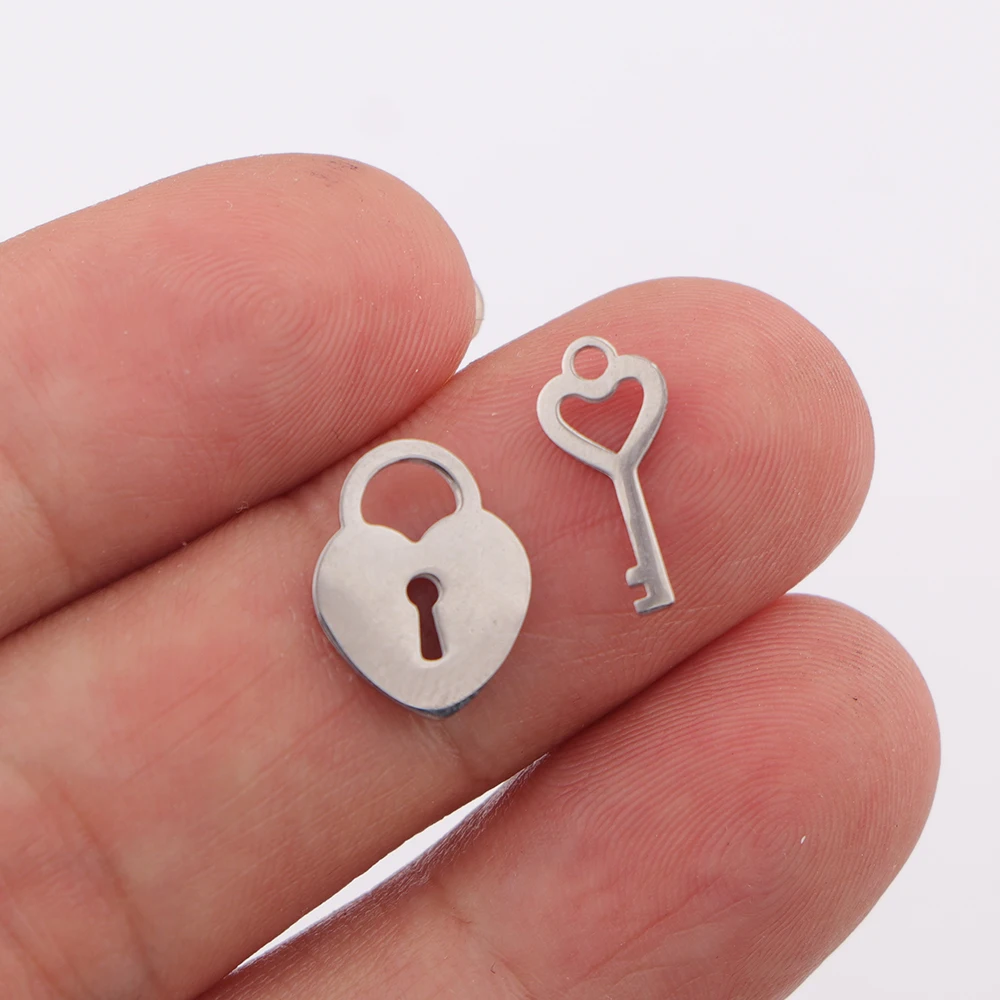 5 sztuk/partia polerowane na lustro klucz ze stali nierdzewnej i zamki Charms Mini miłość w kształcie serca wisiorki dla DIY tworzenia biżuterii — zdjęcie 6